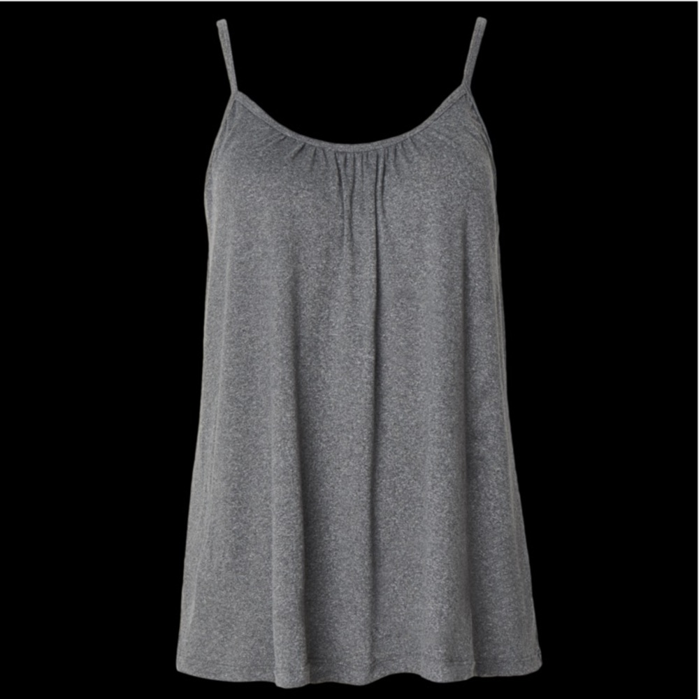 ✨NWT✨👀❄️32 Degrees❄️ Camisole with Built in Bra🌟